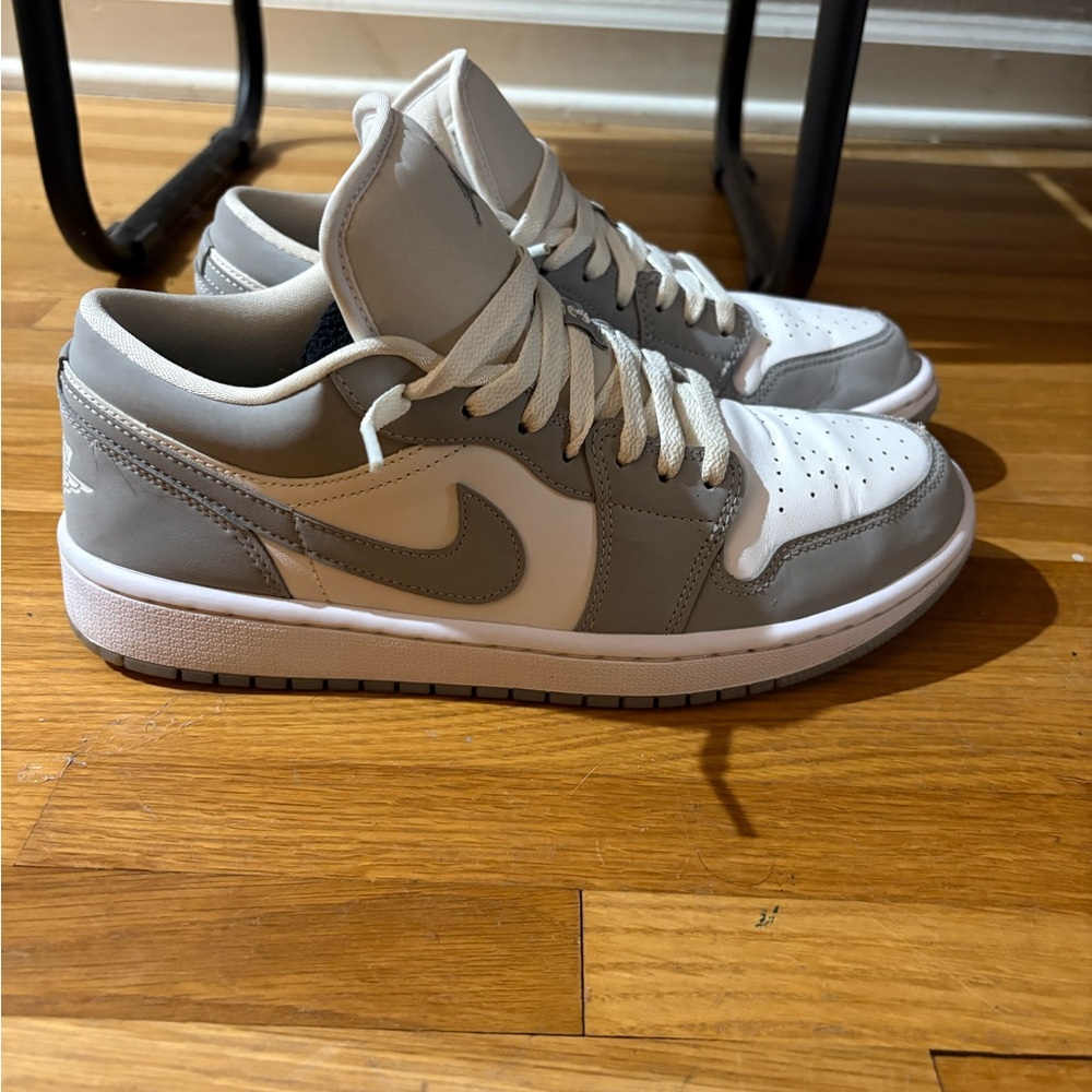 Nike Low-Top Sneakers in Gray and White